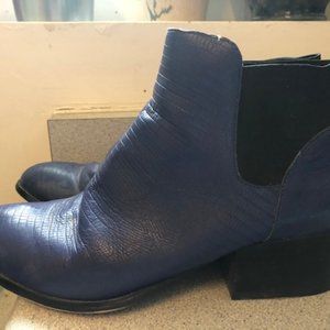 House of Harlow Chelsea boots